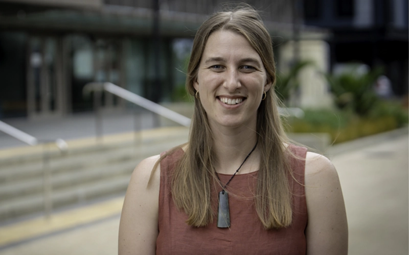 EG33_Bedside table_1